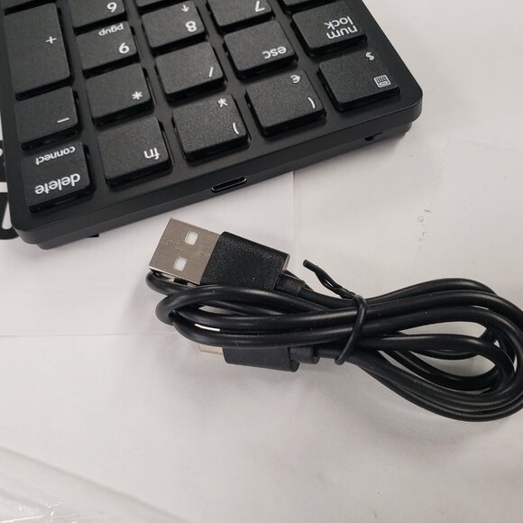 Bluetooth Number Pad Wireless Numeric Keypad Numpad 26 Keys Portable Mini Financ - Picture 4 of 6